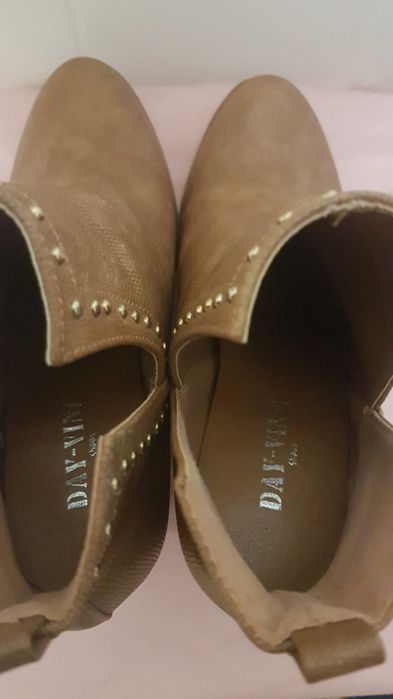 Buty nr.38 Day Vine  skórzane wiosenno-jesienne.