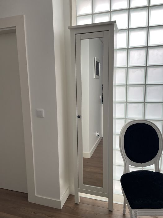 Movel com espello em otimo estado