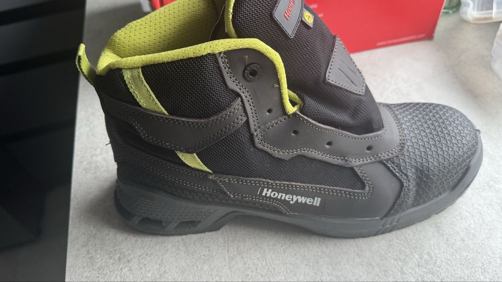Nowe buty robocze rozmiar 46