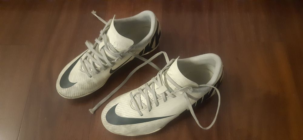 Chuteiras Nike 34