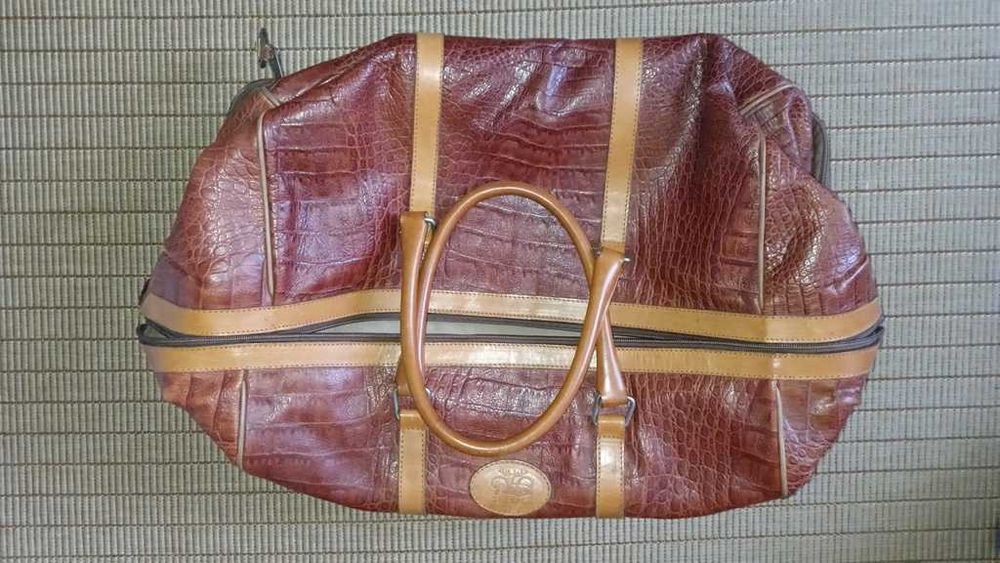 Saco viagem em pele - BOM ESTADO