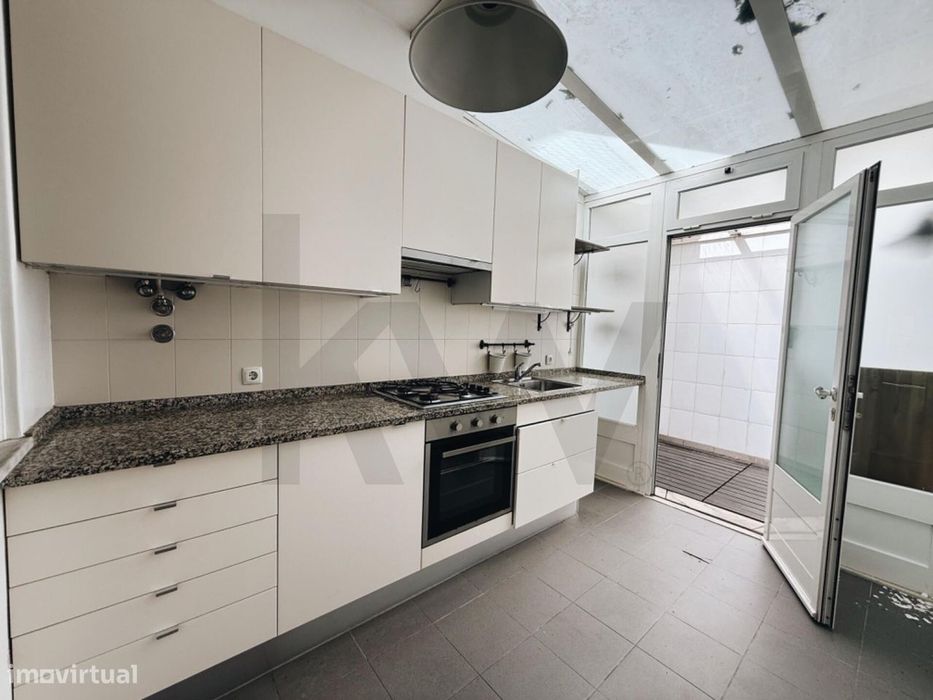 Apartamento T1 com pátio para arrendamento | PENHA DE FRANÇA