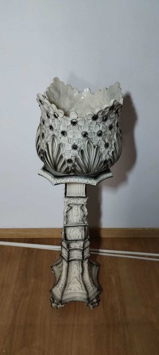 Coluna e Vaso Decorativo