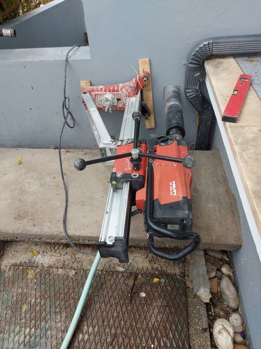 Perfuração carotagem carotes( Furos) aberturas em betão armado