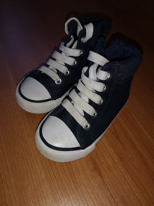 Tenis Zaara como novos