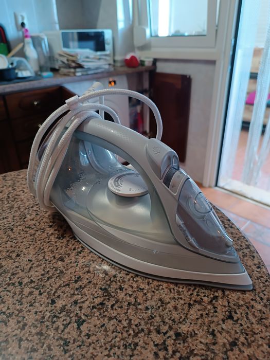 Ferro de engomar Philips Ceramic 2400W