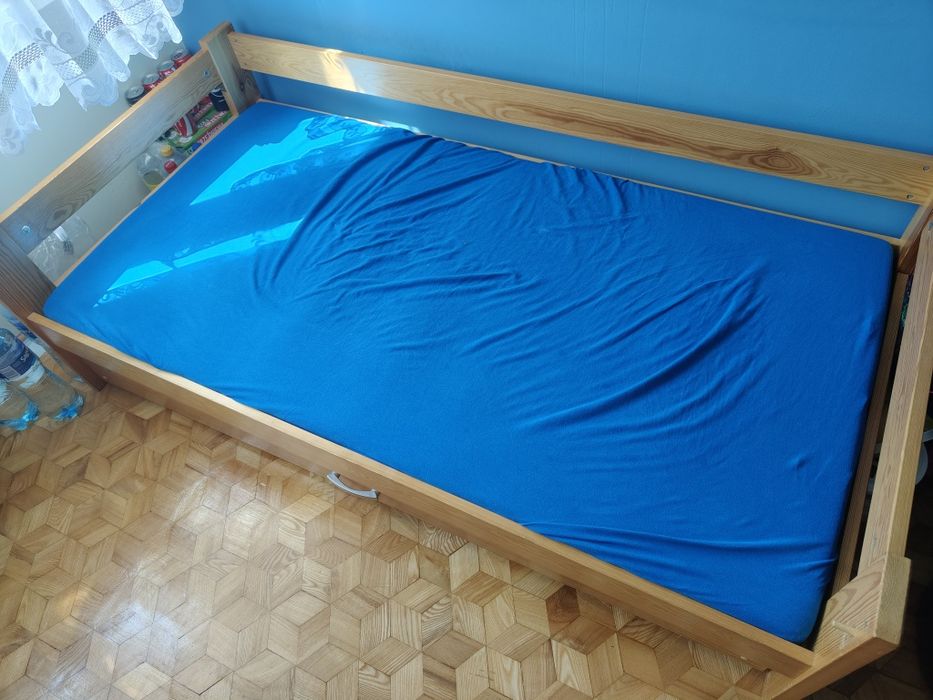 Łóżko drewniane dziecięce+ materac  80x160 + szuflada