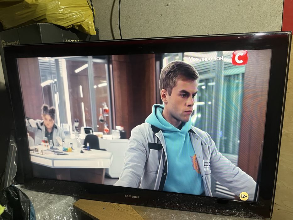 Full Hd телевізор LCD 46" Samsung LE46А656 , ЦАРАПИНА