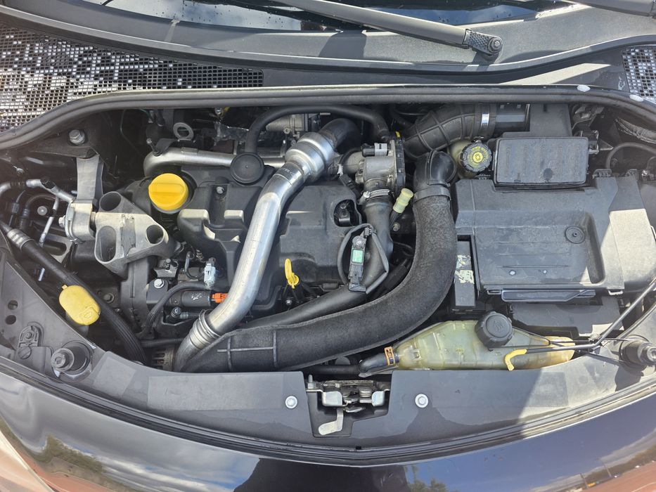 Renault Clio 1.5 dCi Luxury – Teto Solar, Pele, Multimédia GPS e Bimassa Novo!