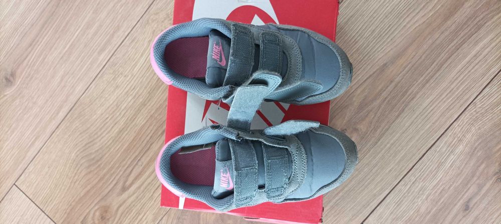 Nike dziewczęce 27.5