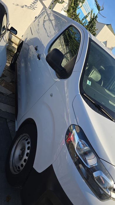 Citroen jumpy rok 2023