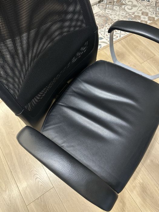 Fotel biurowy IKEA MARKUS, czarny – bardzo dobry stan