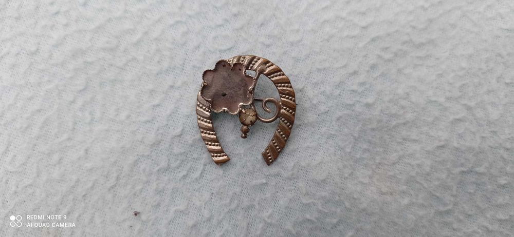 Stara broszka podkowa