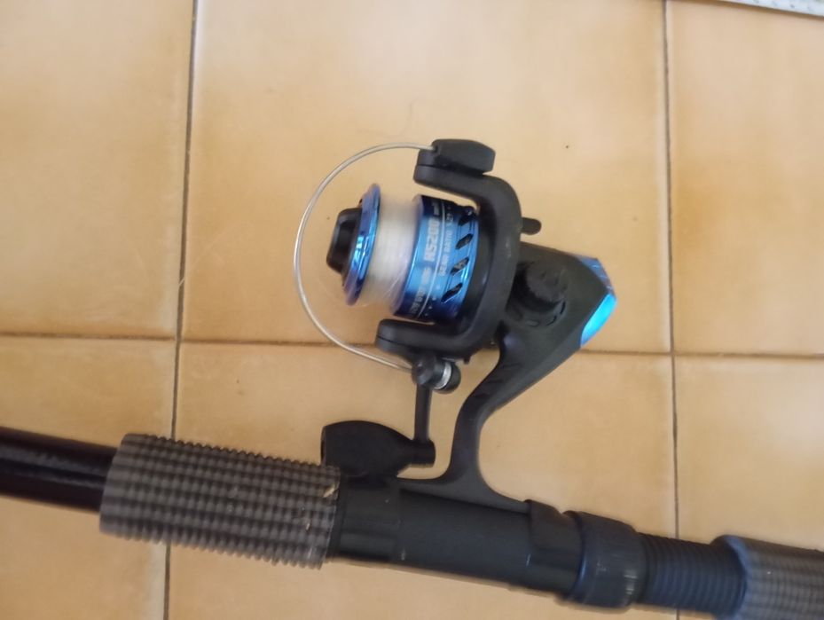 2 Canas de pesca  c/ carrete usadas