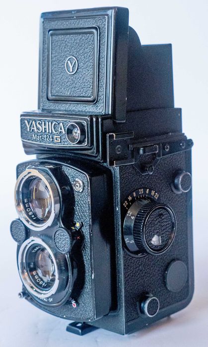 YASHICA MAT 124G - klasyczny średni format + piękne skórzane etui