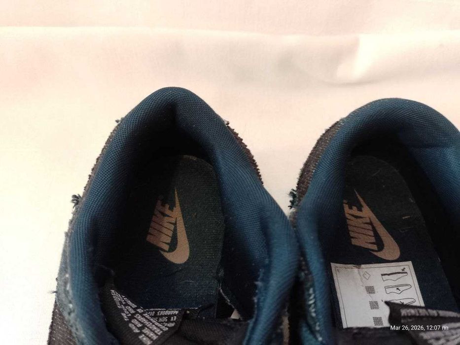 Чудові легкі кросівки Nike 38р.