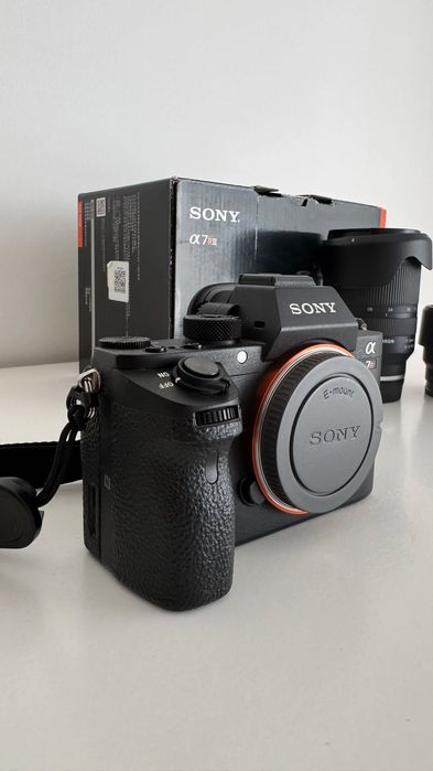 Sony α7R II 42,4 MP Full Frame / 15000 clicks