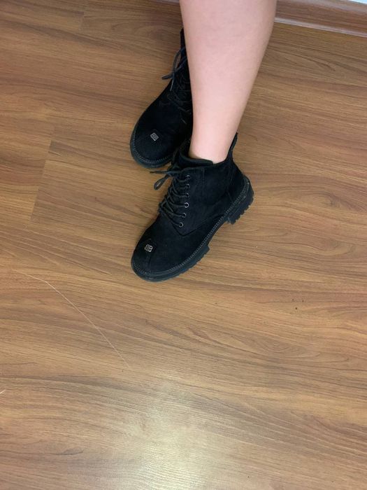 Осінні черевики жіночі