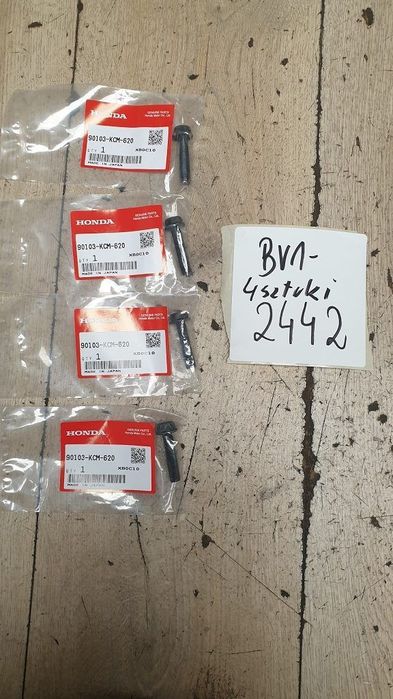 Śruba zestaw Honda VTX ST NC CBR VFR CTX  90103-KCM-620
