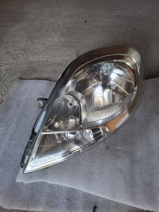 Trafick,  Vivaro reflektor, lampa przednia lewa