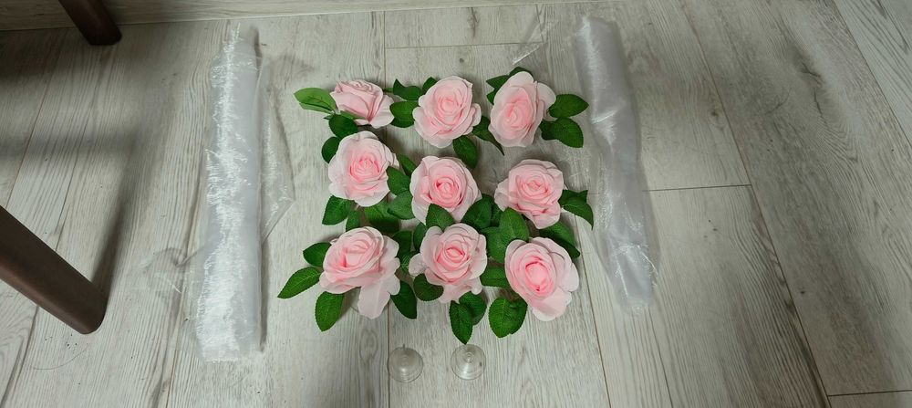 Ozdoby dekoracje ślubne na samochód - pudrowy róż, zielony liść