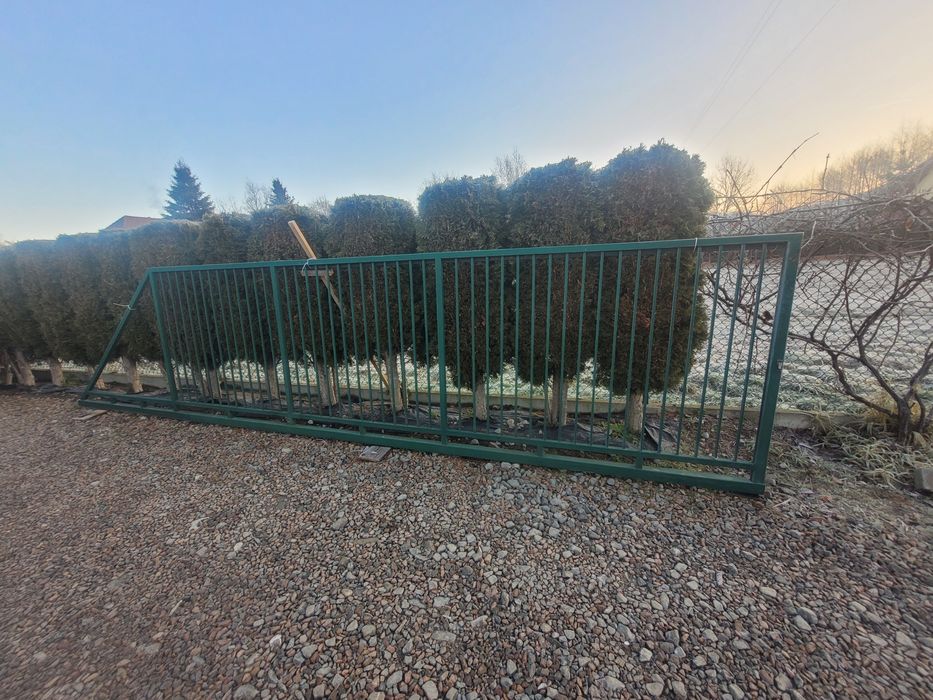 Sprzedam bramę przesuwną światła 5 mb