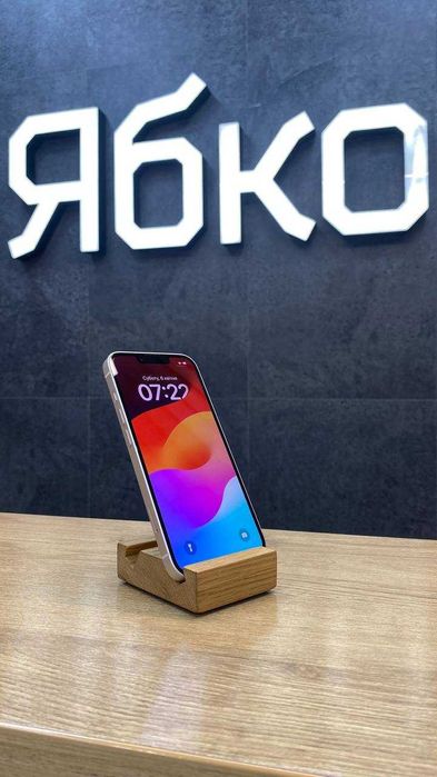 iPhone 14 128GB (Starlight) у хорошому стані від Ябко
