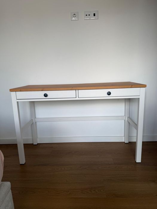 Secretaria HEMNES Ikea

Secretária c/2 gavetas