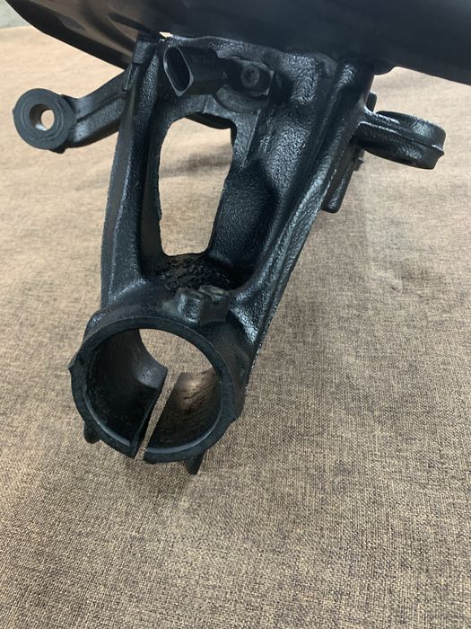 VW Golf 7 Цапфа ліва права з ABS в зборі