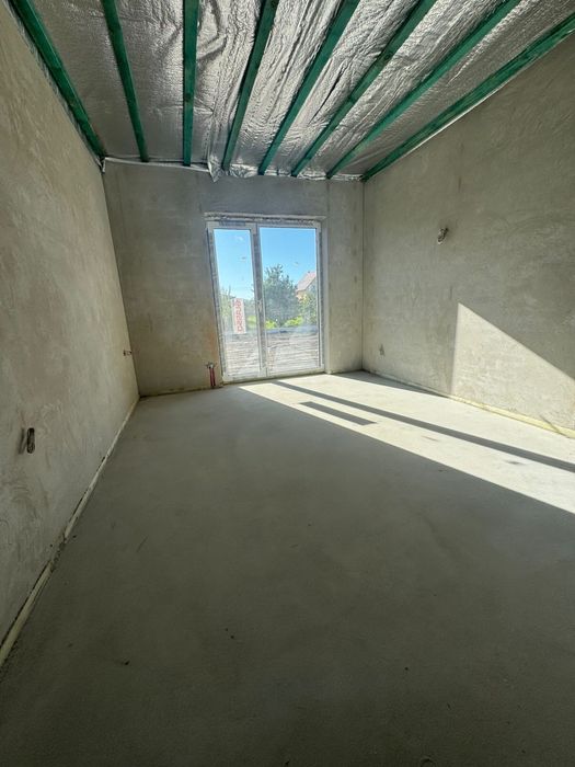 Продам будинок з гаражем на два авто  в селі Боратин