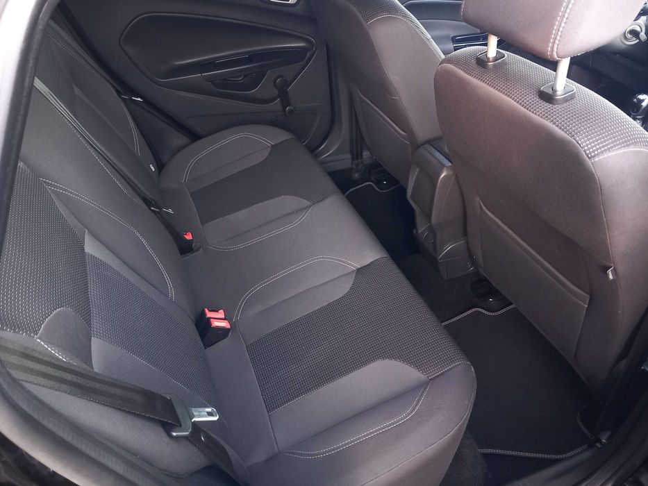 Ford fiesta  ,, TITANIUM '' 150- tyś super stan  gwarancja