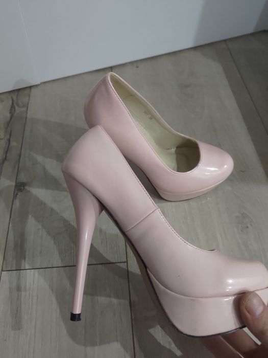 Buty na obcasie roz. 38