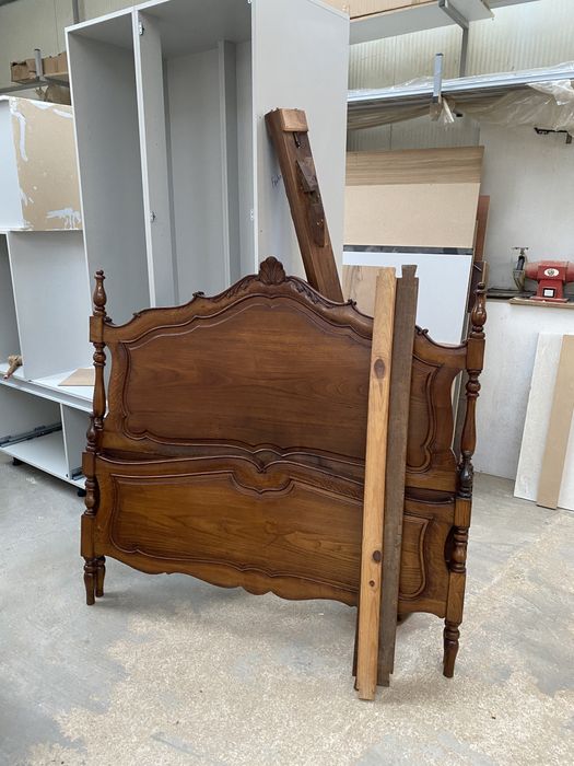 Vintage Wooden Bedroom Set – Excellent Condition64738213864579122