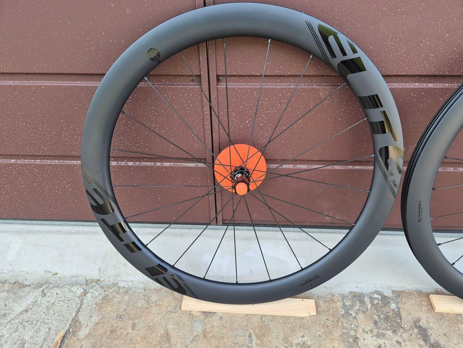 Elitewheels ENT 2.0 stożek 50, center lock, shimano.