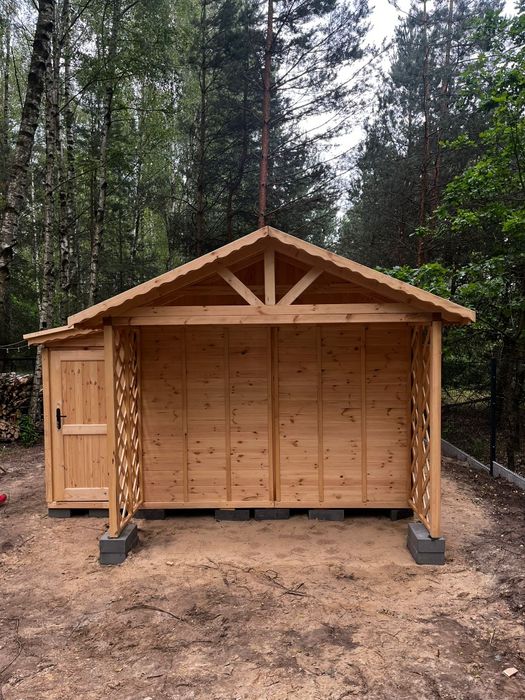 Domek drewniany, ogrodowy z drewutnią i dobudową