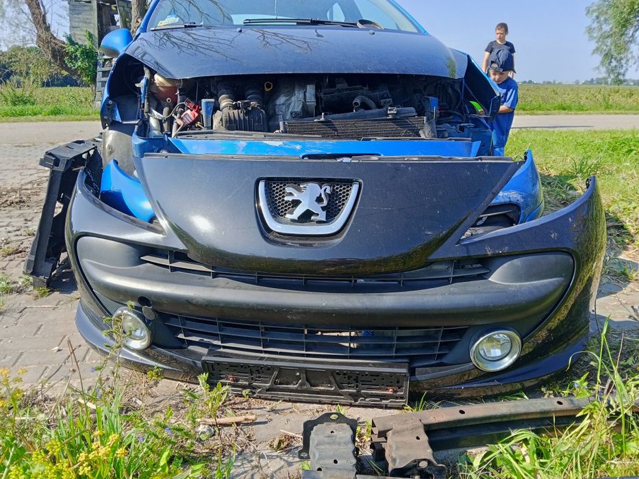 Zderzak peugeot 207