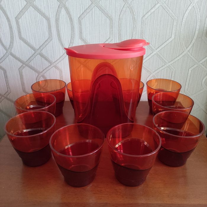 Посуд Tupperware (новий та б/в)