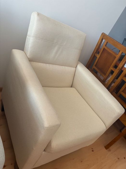 Fotel kremowy. Polecam