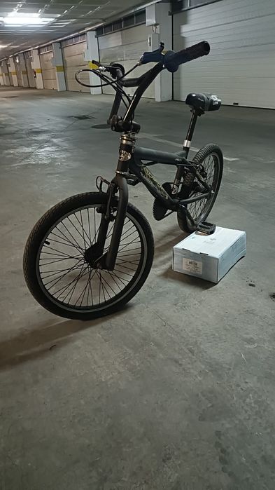 Bicicleta de rapaz (estilo Bmx)