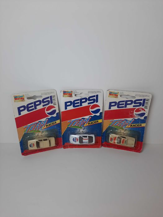 3 carros de colecção Pepsi (na caixa original)