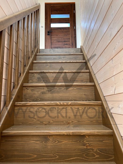 Schody drewniane samonośne świerkowe
