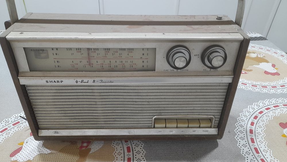 Rádio antigo Sharp Band 8 Transistor BZL-580 - ÚLTIMOS DIAS