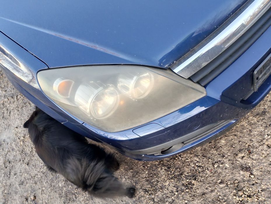 Zderzak przód opel astra h z21b
