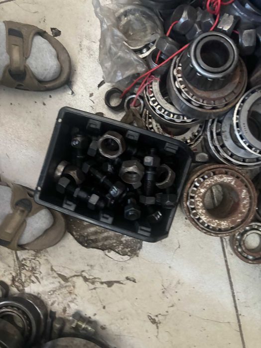 Болти шпильки гайки