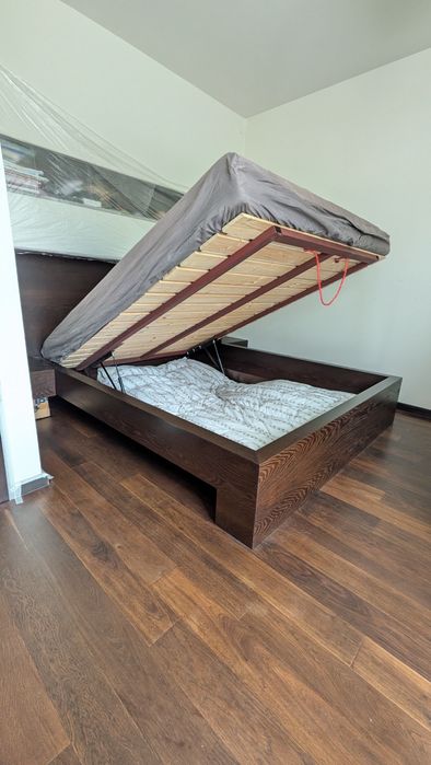 Solidne łóżko fornir dębowy barwiony wenge