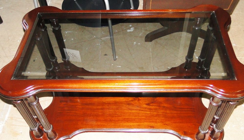 Mahogany side table with glass top - excellent condition64584288454913122
