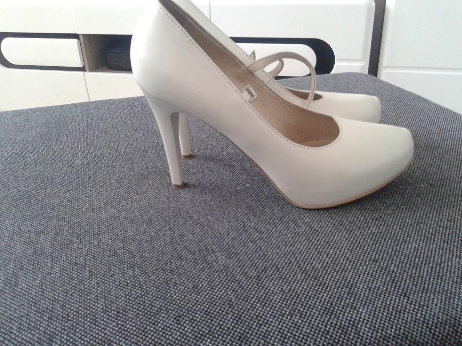 Buty ślubne 37