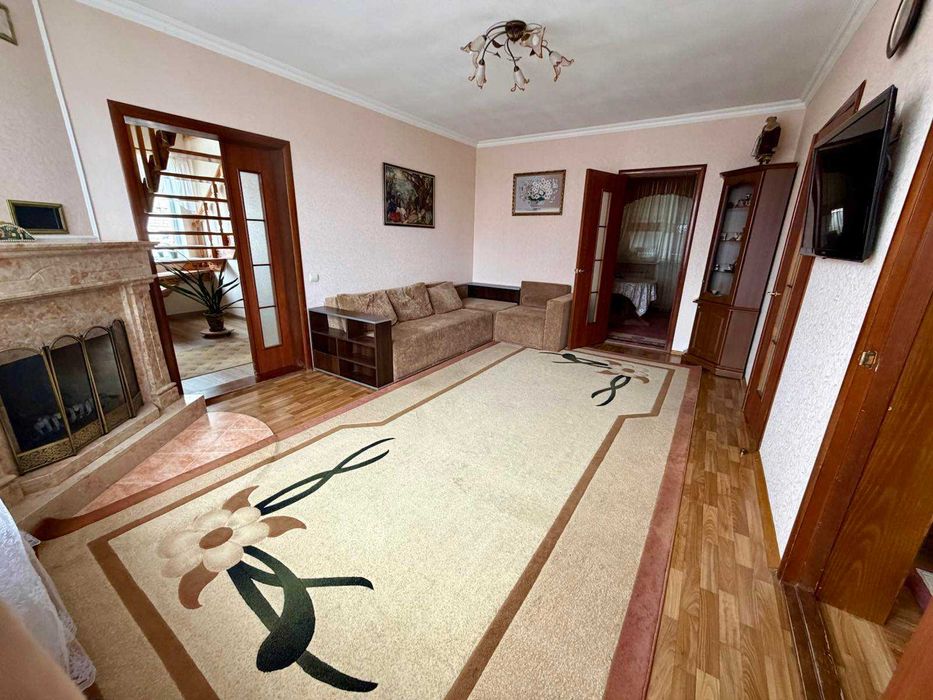 Продам будинок 309 кв.м. та ділянка 13 соток, м. Бориспіль, (149000):