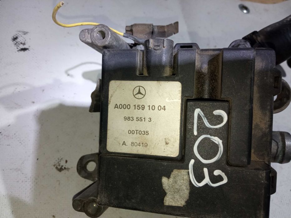 Електро нагрівач охолоджуючої рідини Mercedes E-CLASS 1995 A0001591004