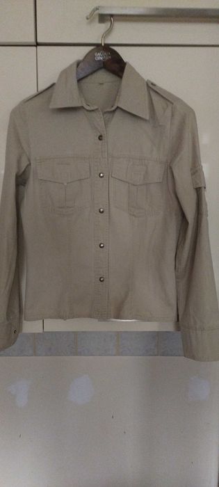 Bluza jasny beż.